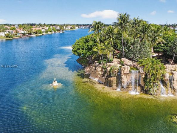 11244 NW 58th Ter, Doral FL 33178