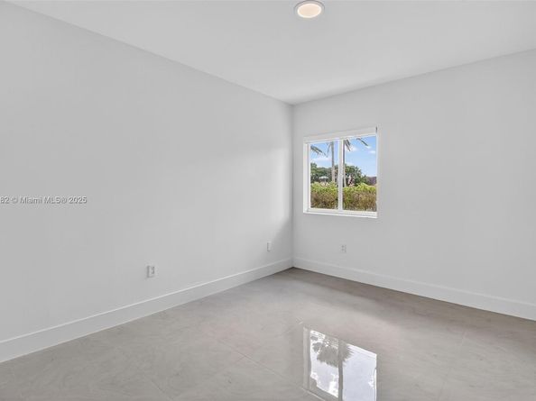 11244 NW 58th Ter, Doral FL 33178