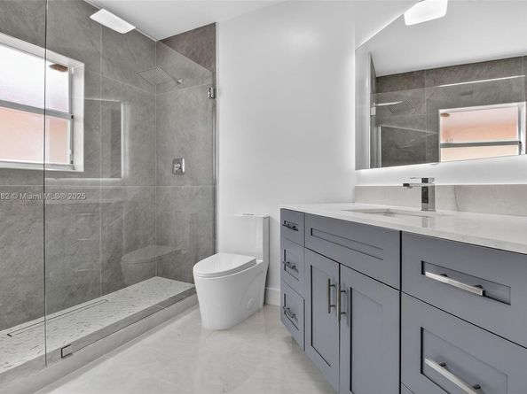 11244 NW 58th Ter, Doral FL 33178