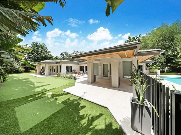 4144 Pinta Ct, Coral Gables FL 33146