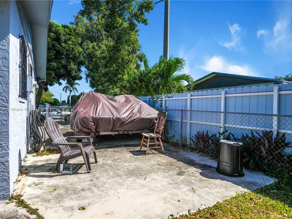 25300 SW 127th Ave, Homestead FL 33032