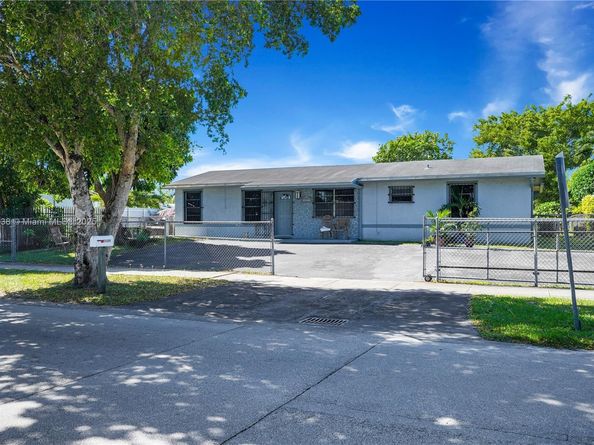 25300 SW 127th Ave, Homestead FL 33032