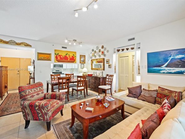 9805 NW 52nd St 216, Doral FL 33178