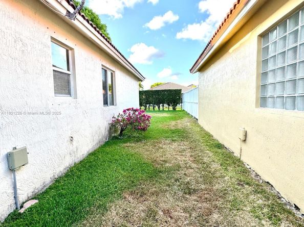 11431 SW 21st St, Miramar FL 33025