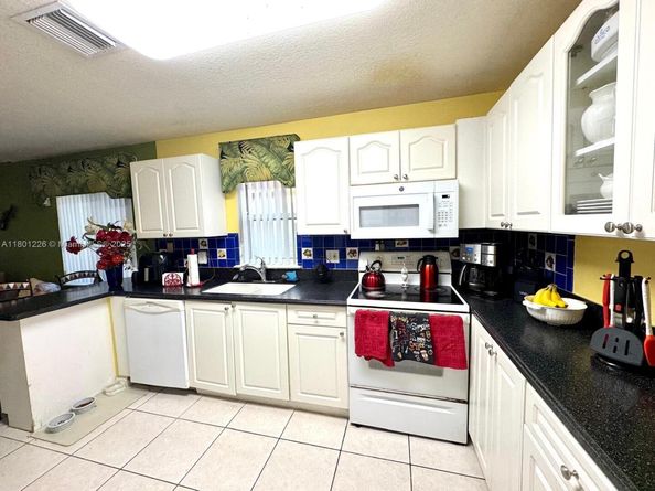 11431 SW 21st St, Miramar FL 33025