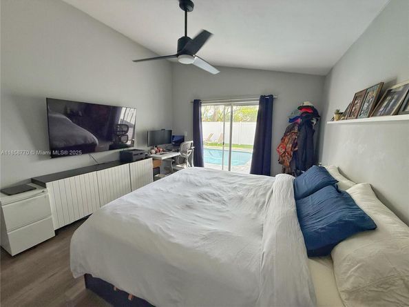 2411 NW 184th Ter, Pembroke Pines FL 33029
