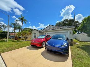 2411 NW 184th Ter, Pembroke Pines FL 33029