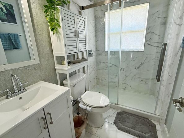 2411 NW 184th Ter, Pembroke Pines FL 33029