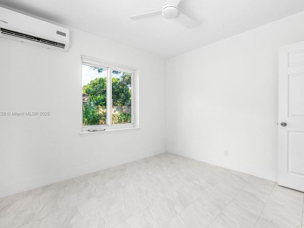 1121 SW 18th Ct, Fort Lauderdale FL 33315