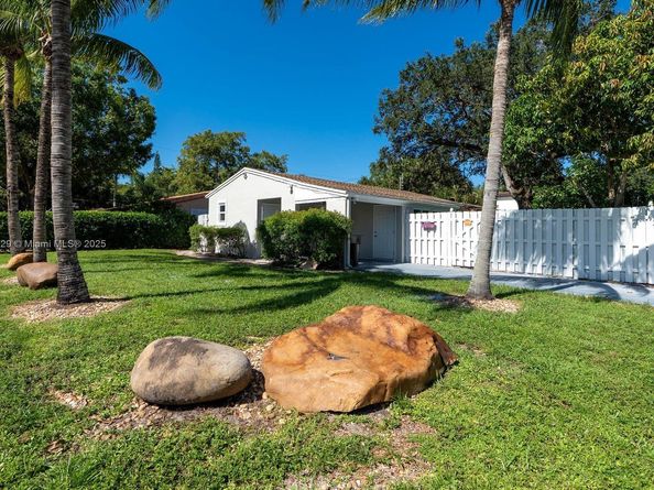 1121 SW 18th Ct, Fort Lauderdale FL 33315