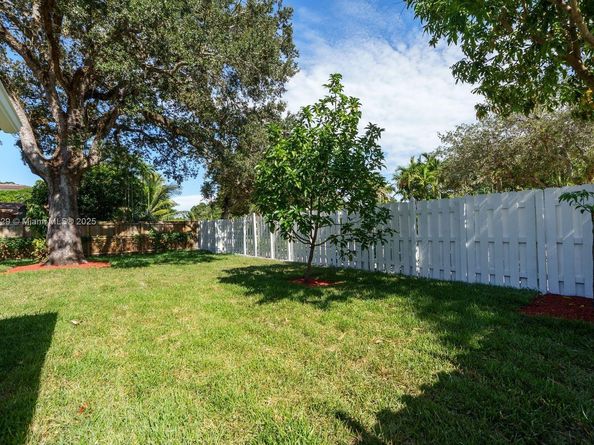 1121 SW 18th Ct, Fort Lauderdale FL 33315