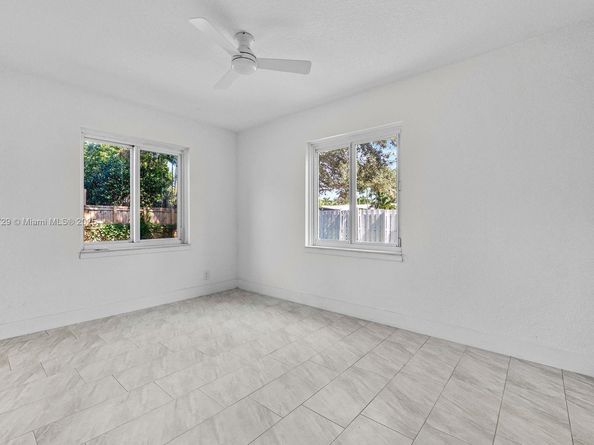 1121 SW 18th Ct, Fort Lauderdale FL 33315