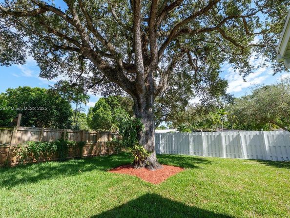 1121 SW 18th Ct, Fort Lauderdale FL 33315