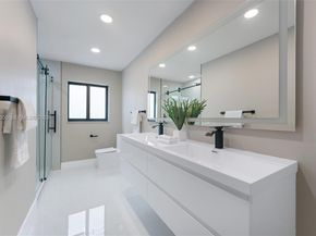 16733 Golfview Dr, Weston FL 33326