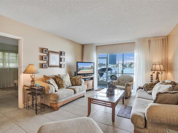 300 Golden Isles Dr 101, Hallandale Beach FL 33009