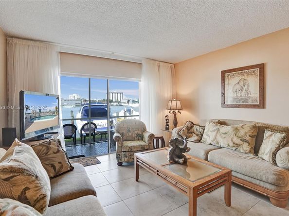 300 Golden Isles Dr 101, Hallandale Beach FL 33009