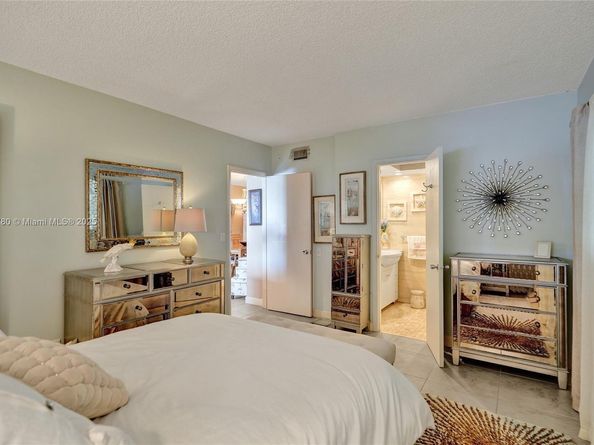 300 Golden Isles Dr 101, Hallandale Beach FL 33009