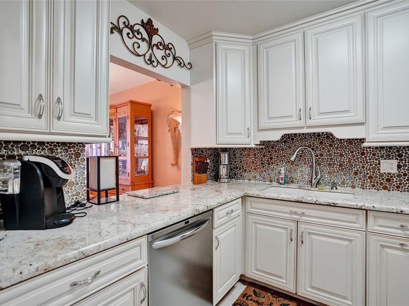 300 Golden Isles Dr 101, Hallandale Beach FL 33009