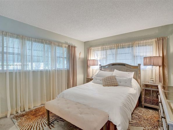 300 Golden Isles Dr 101, Hallandale Beach FL 33009