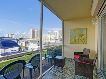 300 Golden Isles Dr