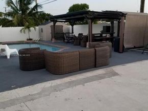 4010 SW 112th Ave, Miami FL 33165