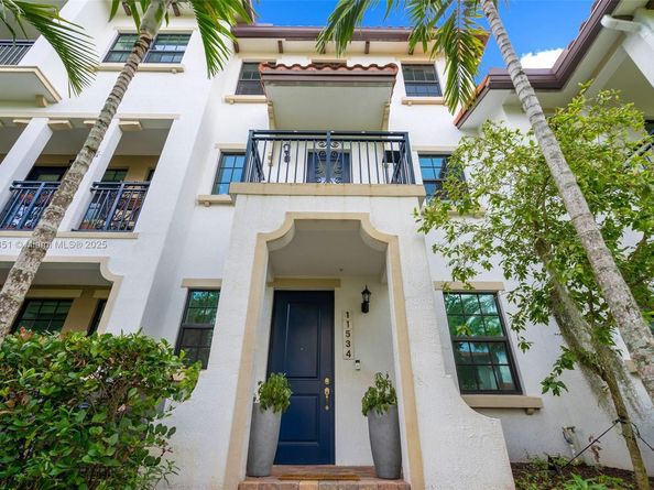 11534 SW 15th St 11534, Pembroke Pines FL 33025
