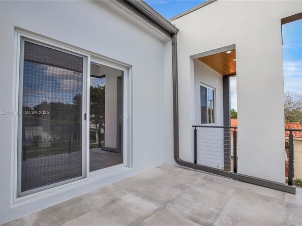 3431 SW 16th Ter 3431, Miami FL 33145