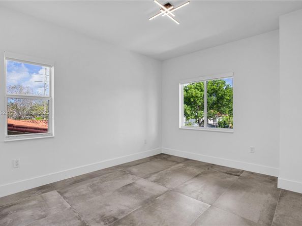 3431 SW 16th Ter 3431, Miami FL 33145