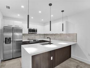 3431 SW 16th Ter 3431, Miami FL 33145