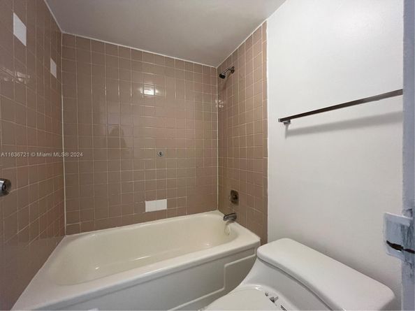 Undisclosed Address #A11636721, Deerfield Beach FL 33064