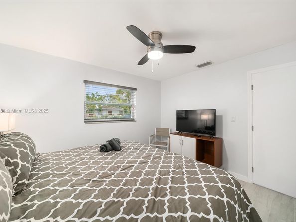 5037-5035 NW 5th AVE, Miami FL 33127