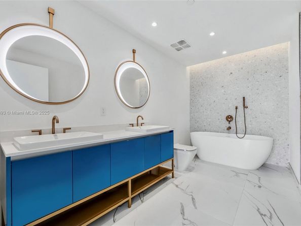 2678 Tigertail Ave 1501, Miami FL 33133