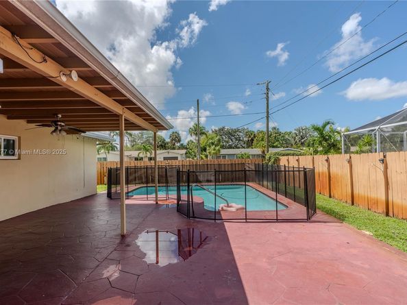 120 NW 77th Way, Pembroke Pines FL 33024