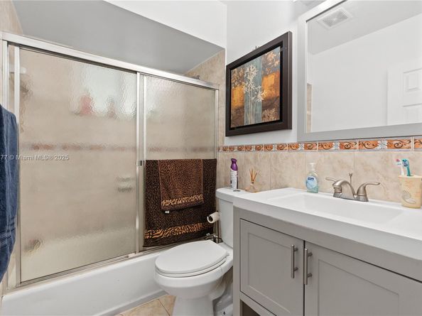 120 NW 77th Way, Pembroke Pines FL 33024