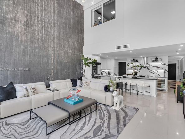 6000 Collins Ave 134, Miami Beach FL 33140