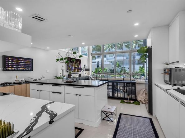 6000 Collins Ave 134, Miami Beach FL 33140