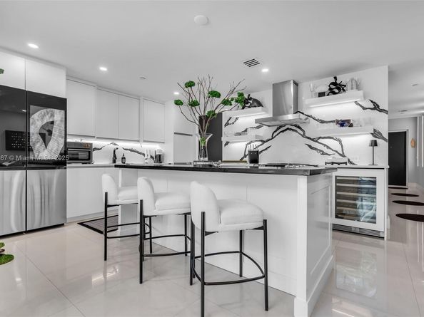 6000 Collins Ave 134, Miami Beach FL 33140