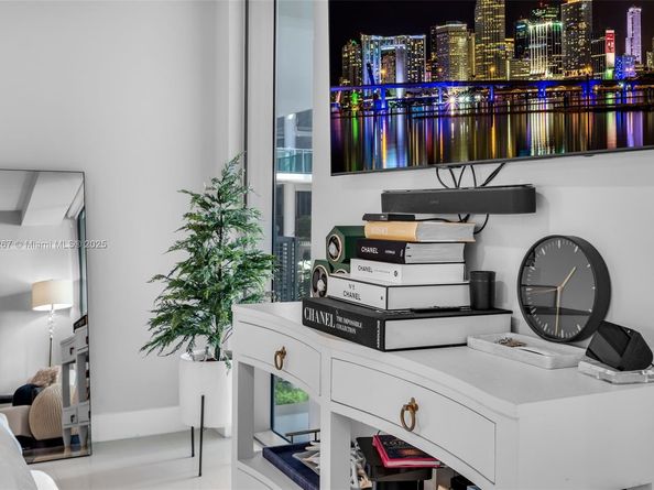 6000 Collins Ave 134, Miami Beach FL 33140