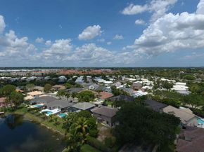 1231 SW 102nd Ave, Pembroke Pines FL 33025