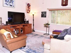 1231 SW 102nd Ave, Pembroke Pines FL 33025