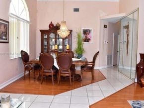 1231 SW 102nd Ave, Pembroke Pines FL 33025