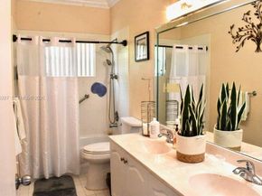 1231 SW 102nd Ave, Pembroke Pines FL 33025