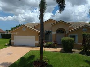 1231 SW 102nd Ave, Pembroke Pines FL 33025