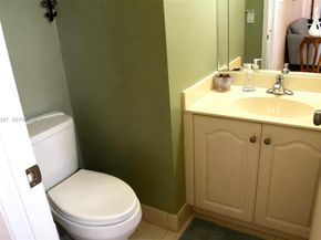 1231 SW 102nd Ave, Pembroke Pines FL 33025