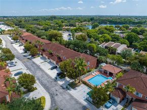 1114 NW 100th Ave, Pembroke Pines FL 33024