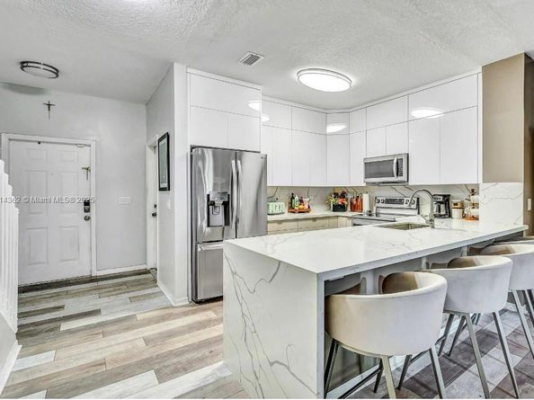 1114 NW 100th Ave, Pembroke Pines FL 33024