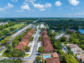 1114 NW 100th Ave, Pembroke Pines FL 33024