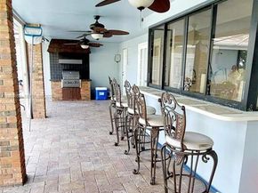 18921 W Oakmont Dr, Hialeah FL 33015