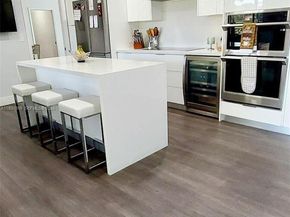 18921 W Oakmont Dr, Hialeah FL 33015