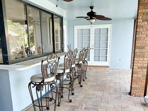 18921 W Oakmont Dr, Hialeah FL 33015